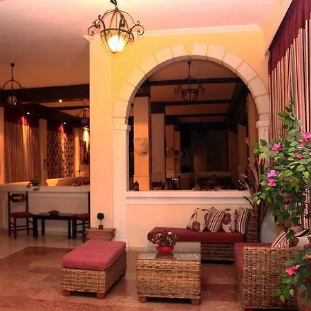 Otel Pantheon Hall 2*