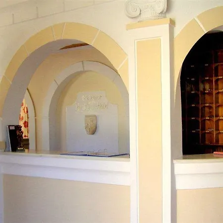 Pantheon Hall 2*