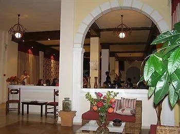 Otel Pantheon Hall 2*